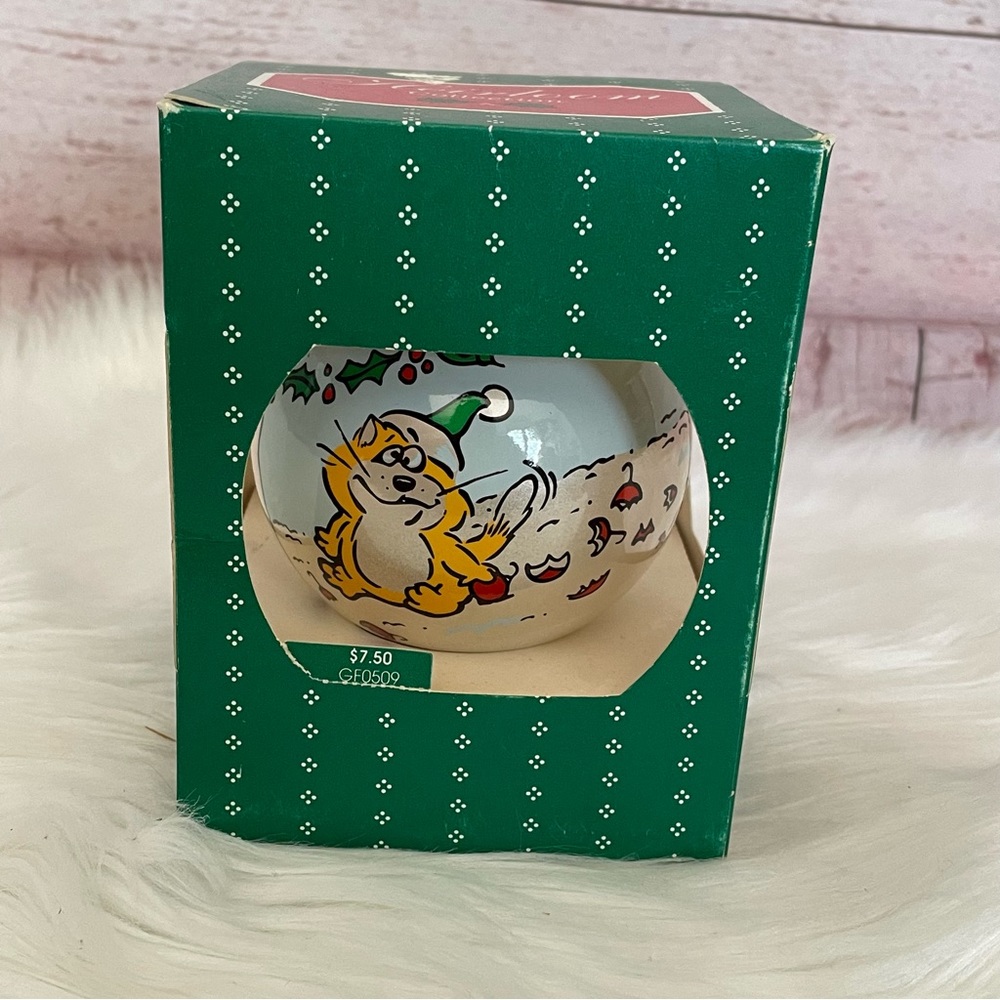 Vtg Heirloom Collection Christmas Ornament Ball Made In USA Cat Theme